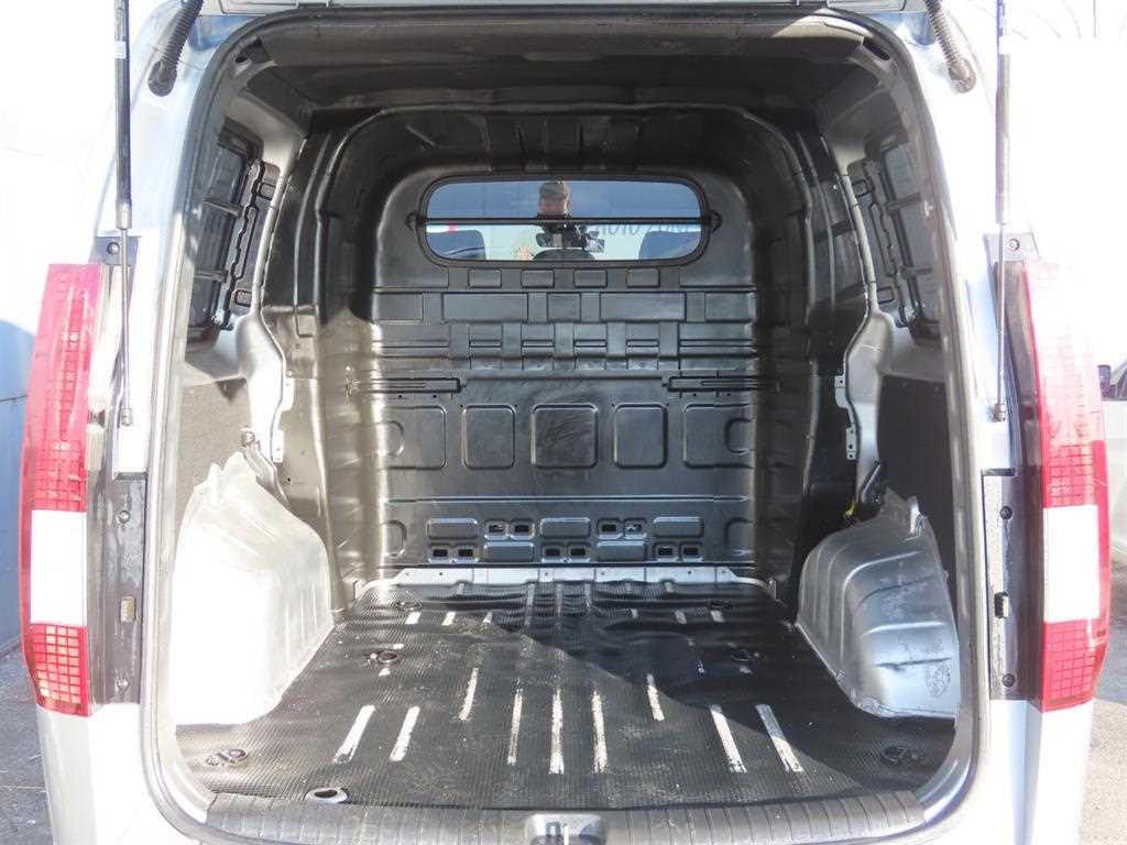 HYUNDAI Staria - Vista 5