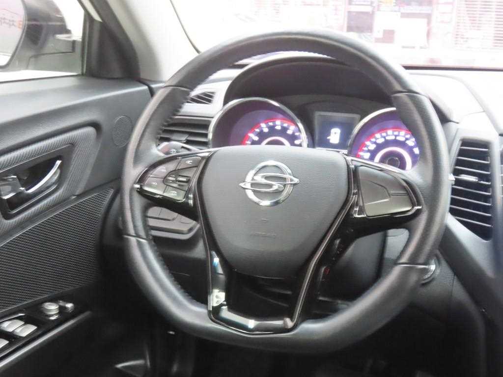 Ssangyong Tivoli 2017 Blanco - Importación desde Corea - HF Imports Iquique - Foto 17