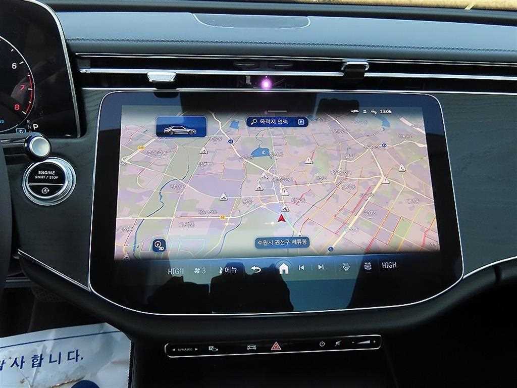 Mercedes Benz E class - Vista 12