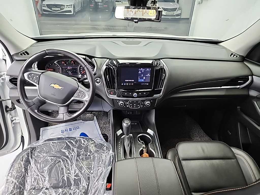 Chevrolet Travers - Vista 7