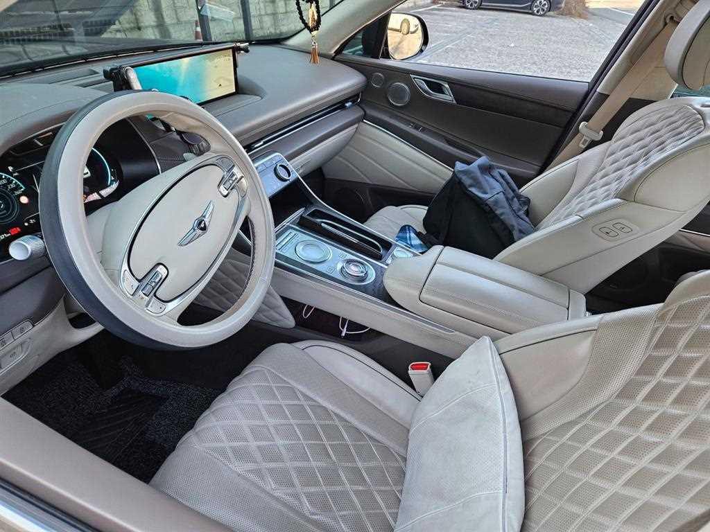 Genesis GV80 - Vista 8