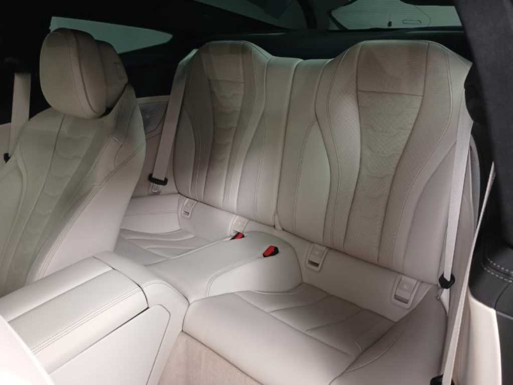 BMW 8 Series - Vista 8