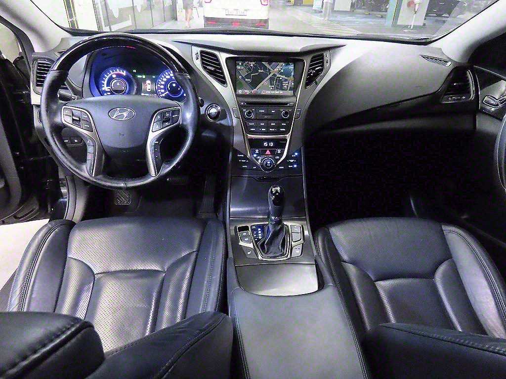 HYUNDAI Grandeur - Vista 10