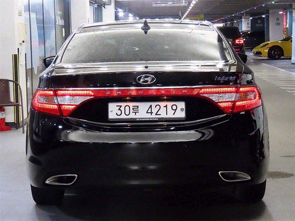 HYUNDAI Grandeur - Vista 5