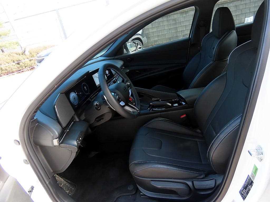 HYUNDAI Avante - Vista 5