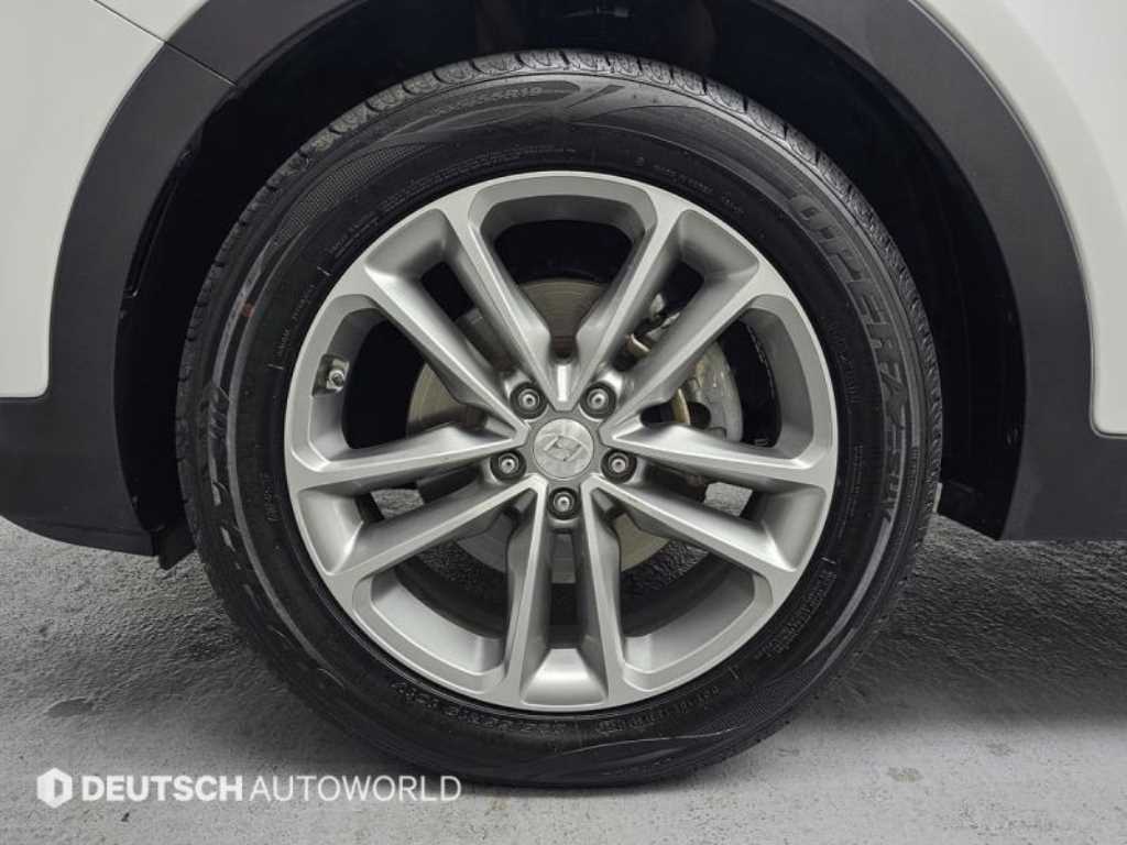 HYUNDAI Santa Fe - Vista 5