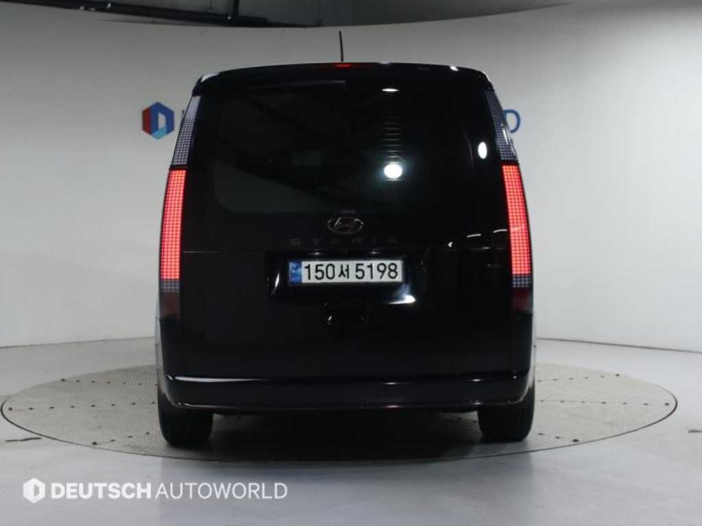 HYUNDAI Staria - Vista 4