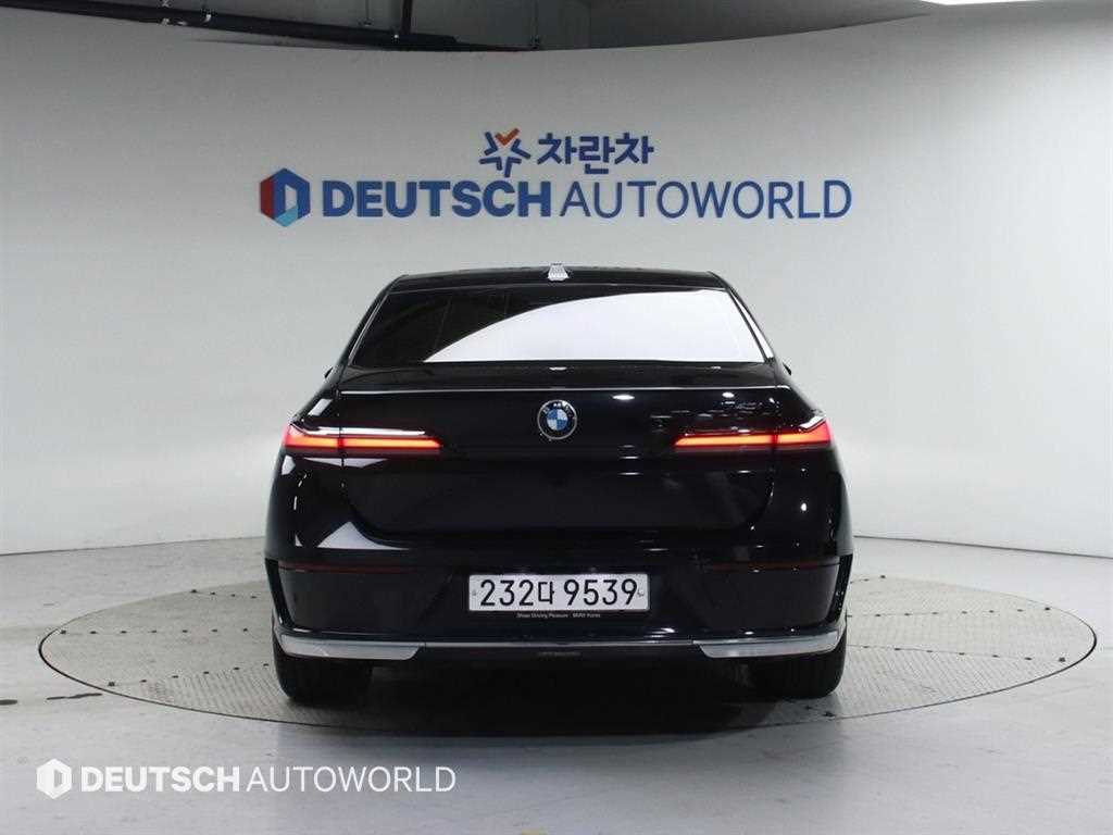 BMW 7 Series - Vista 4
