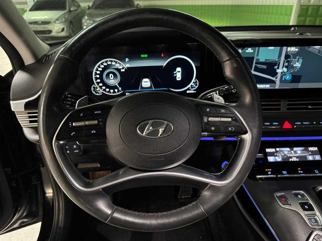 HYUNDAI Grandeur - Vista 9