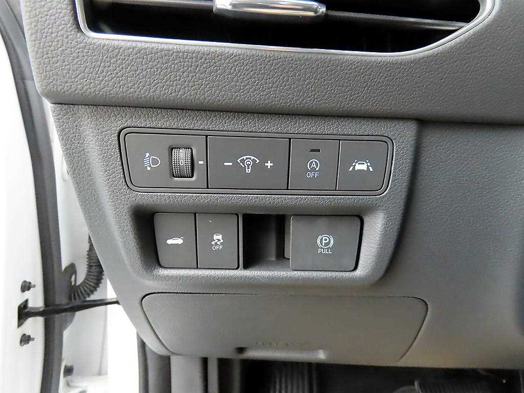 HYUNDAI Sonata - Vista 12