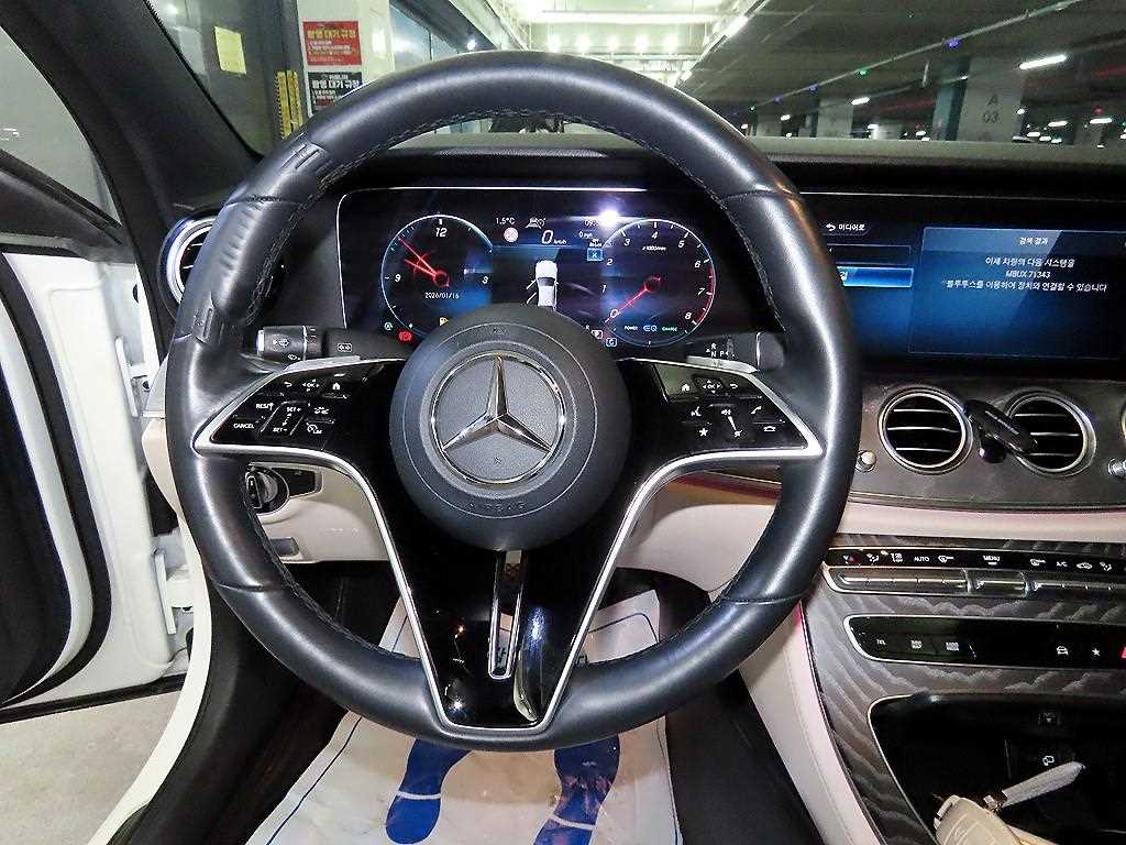 Mercedes Benz E class - Vista 8