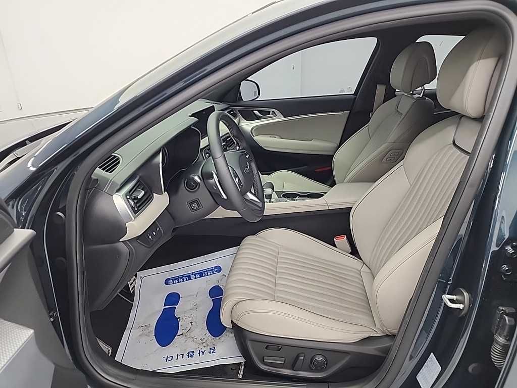 Genesis G70 - Vista 11