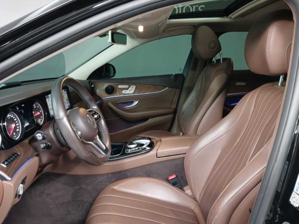 Mercedes Benz E class - Vista 7