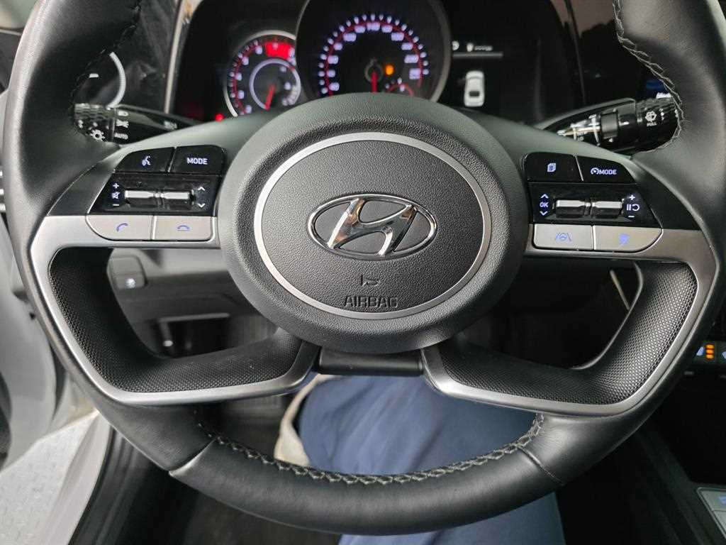 HYUNDAI Avante - Vista 10