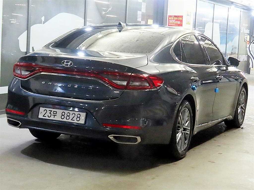 HYUNDAI Grandeur - Vista 4
