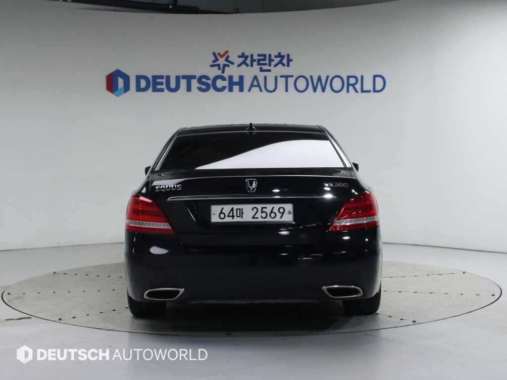 HYUNDAI Equus - Vista 4