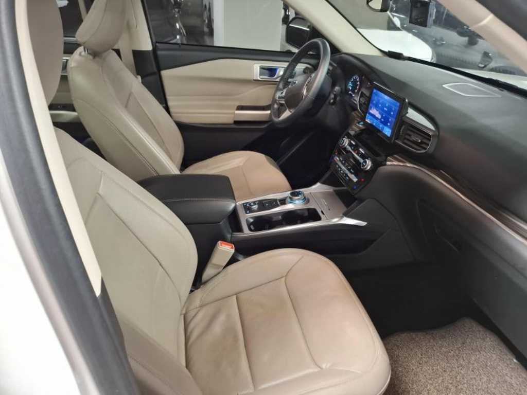 Ford Explorer - Vista 8