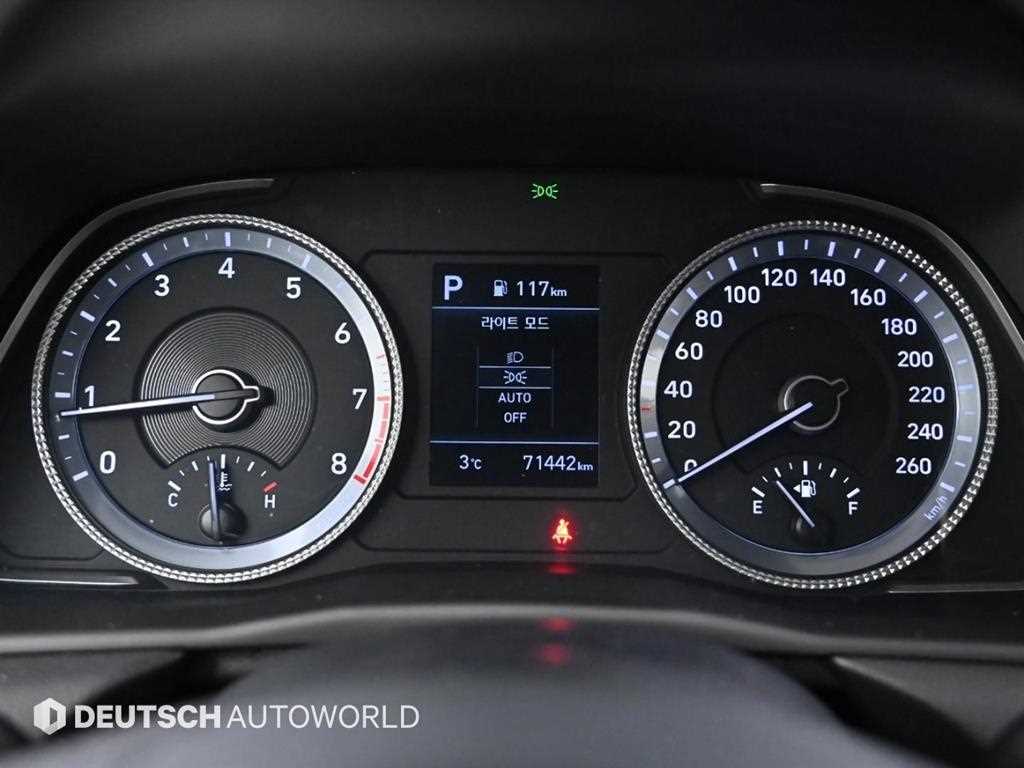 HYUNDAI Sonata - Vista 8