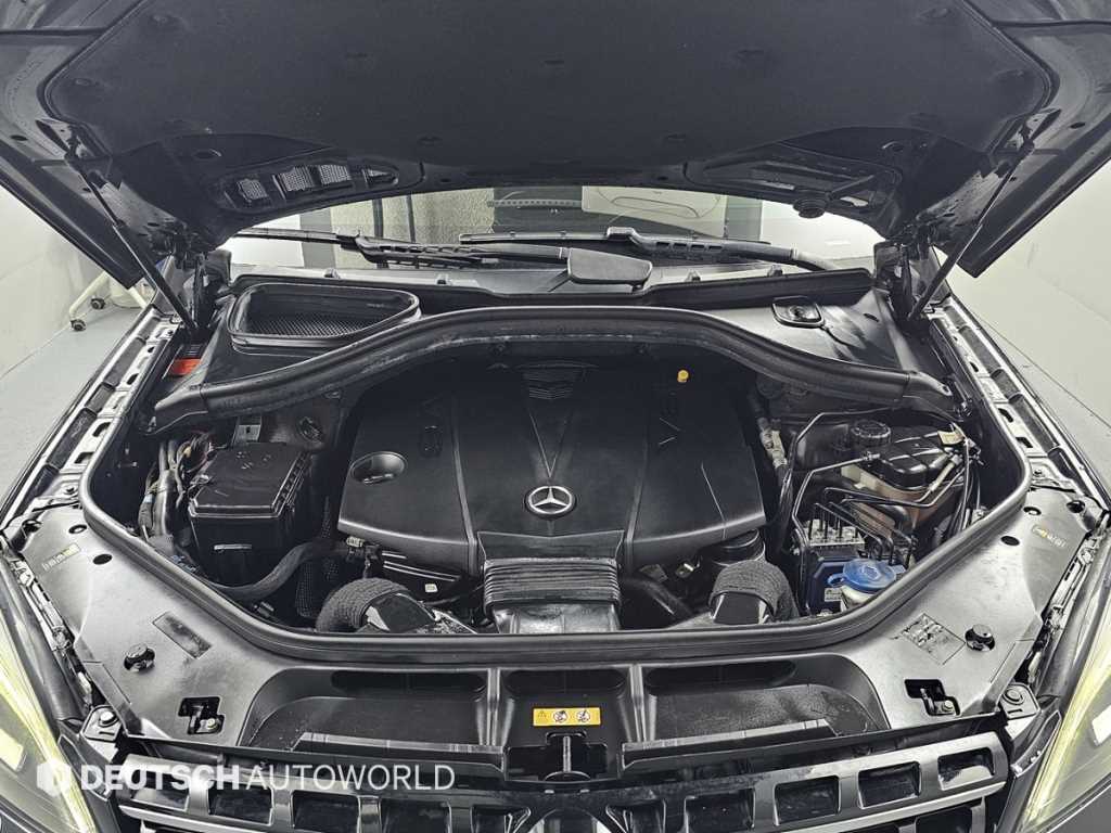 Mercedes Benz M Class - Vista 6