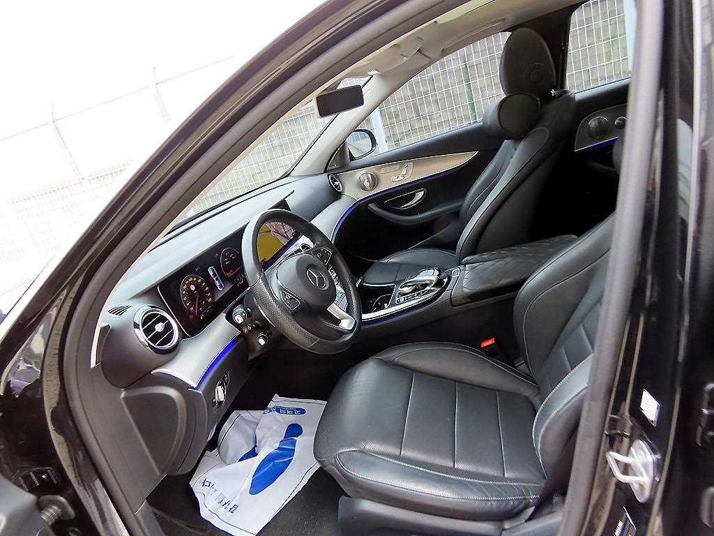 Mercedes Benz E class - Vista 5