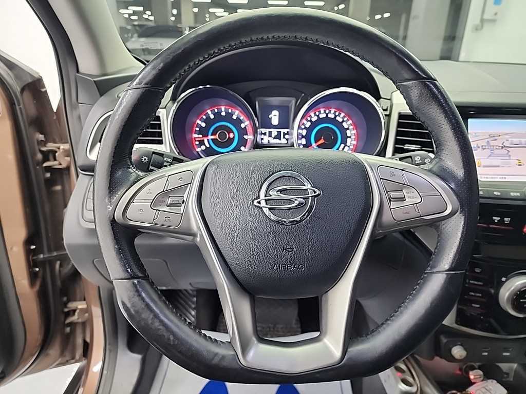 Ssangyong Tivoli - Vista 9