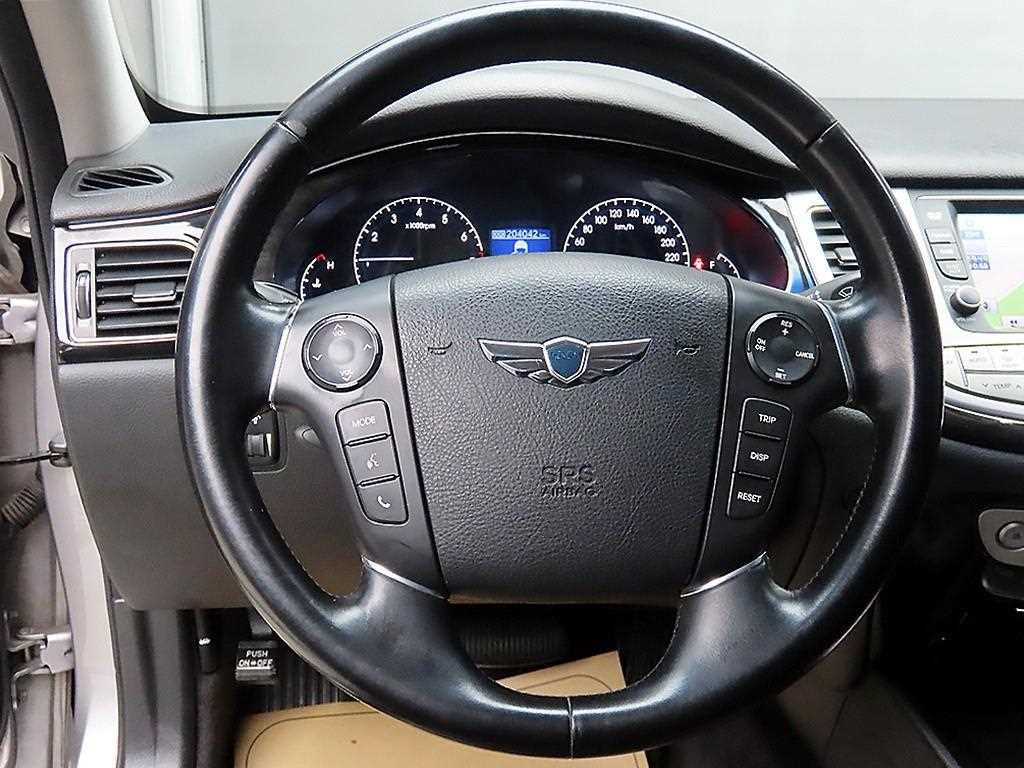 HYUNDAI Genesis - Vista 10