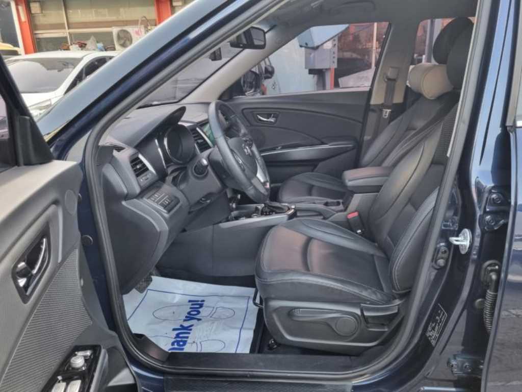 Ssangyong Tivoli - Vista 9