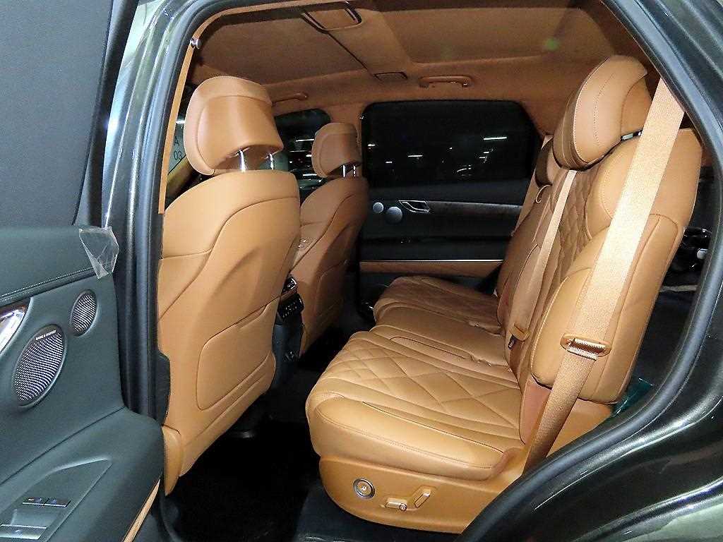 Genesis GV80 - Vista 7