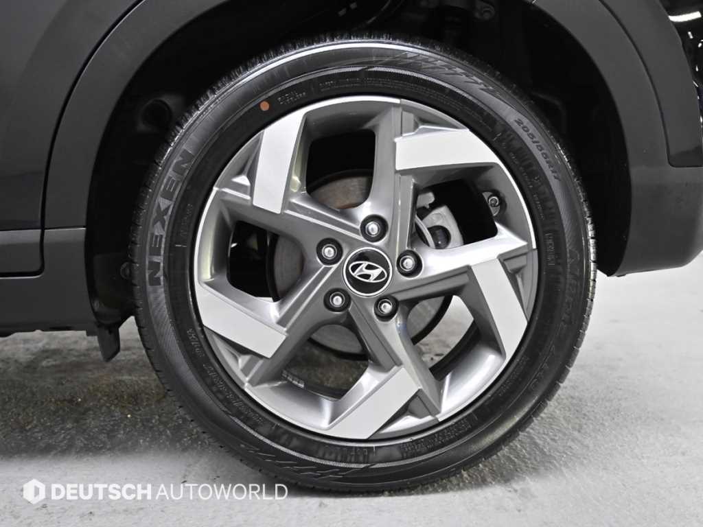 HYUNDAI Venue - Vista 5