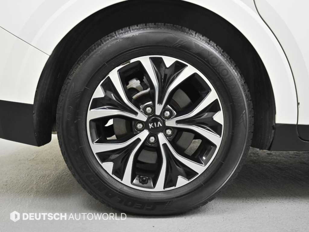 KIA Carnival - Vista 5