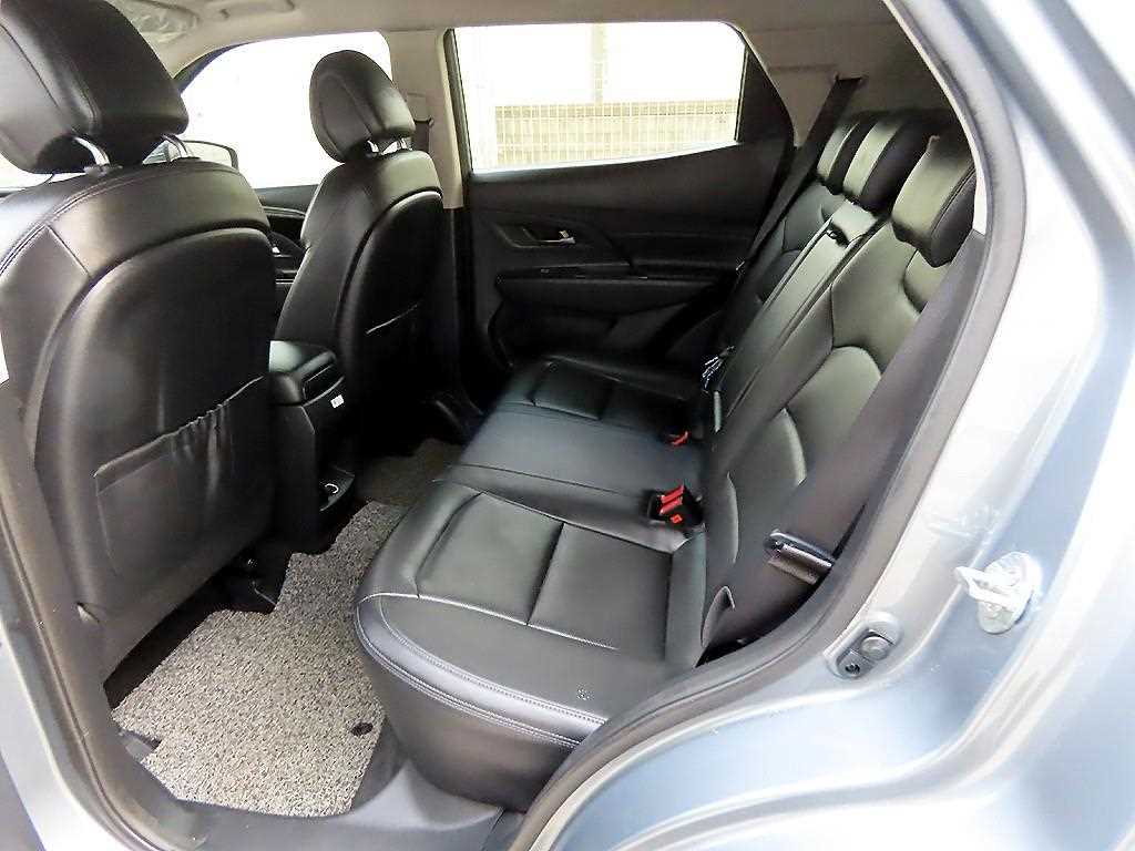 Ssangyong Korando - Vista 6