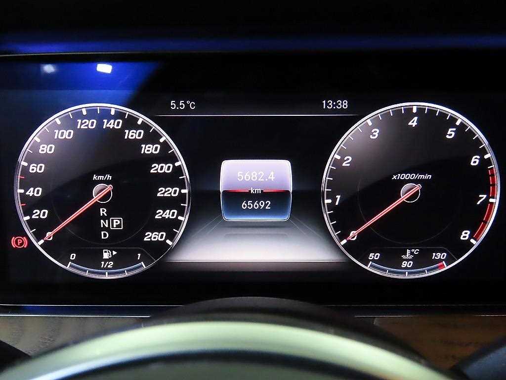 Mercedes Benz E class - Vista 9