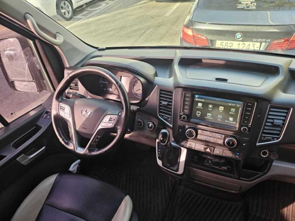 HYUNDAI Solati - Vista 5