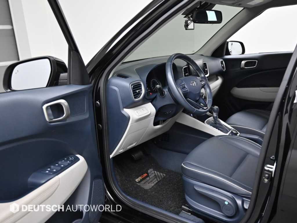 HYUNDAI Venue - Vista 11