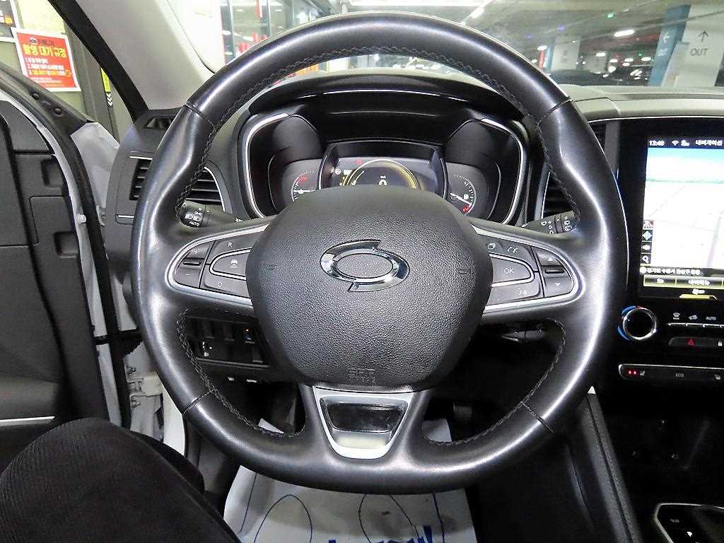 SAMSUNG QM6 - Vista 8