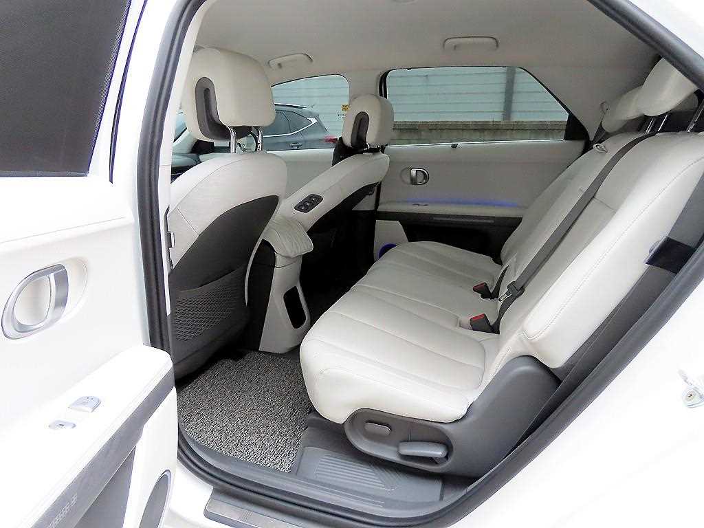 HYUNDAI Ioniq 5 - Vista 6