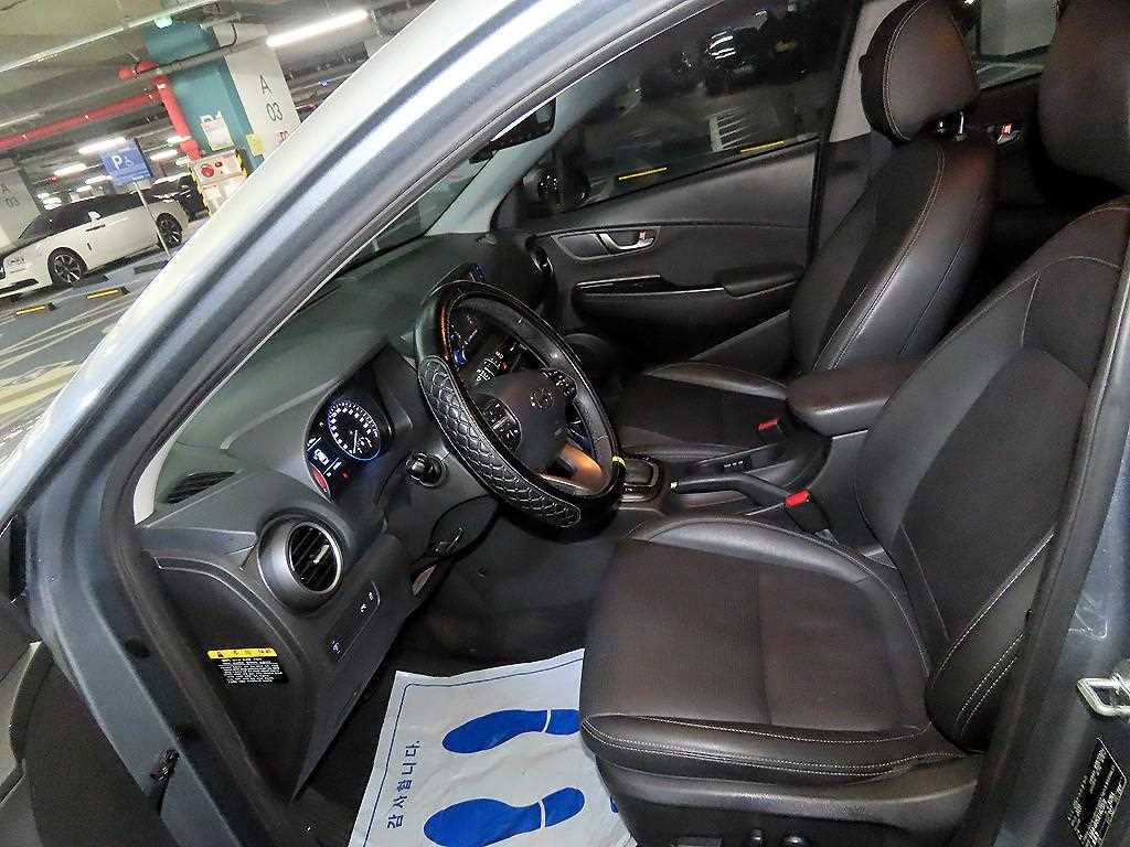 HYUNDAI Kona - Vista 6