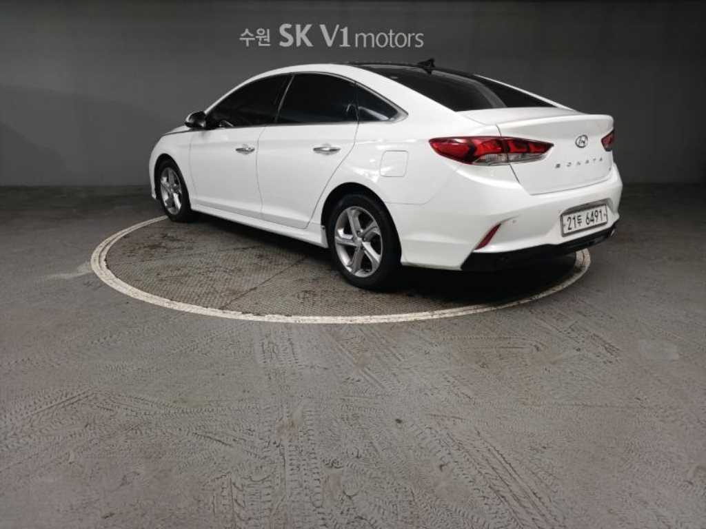 HYUNDAI Sonata - Vista 4