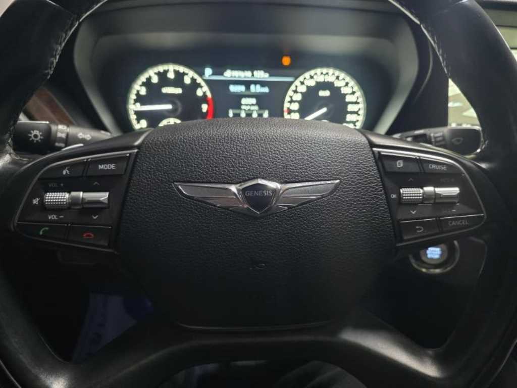 Genesis EQ900 - Vista 8