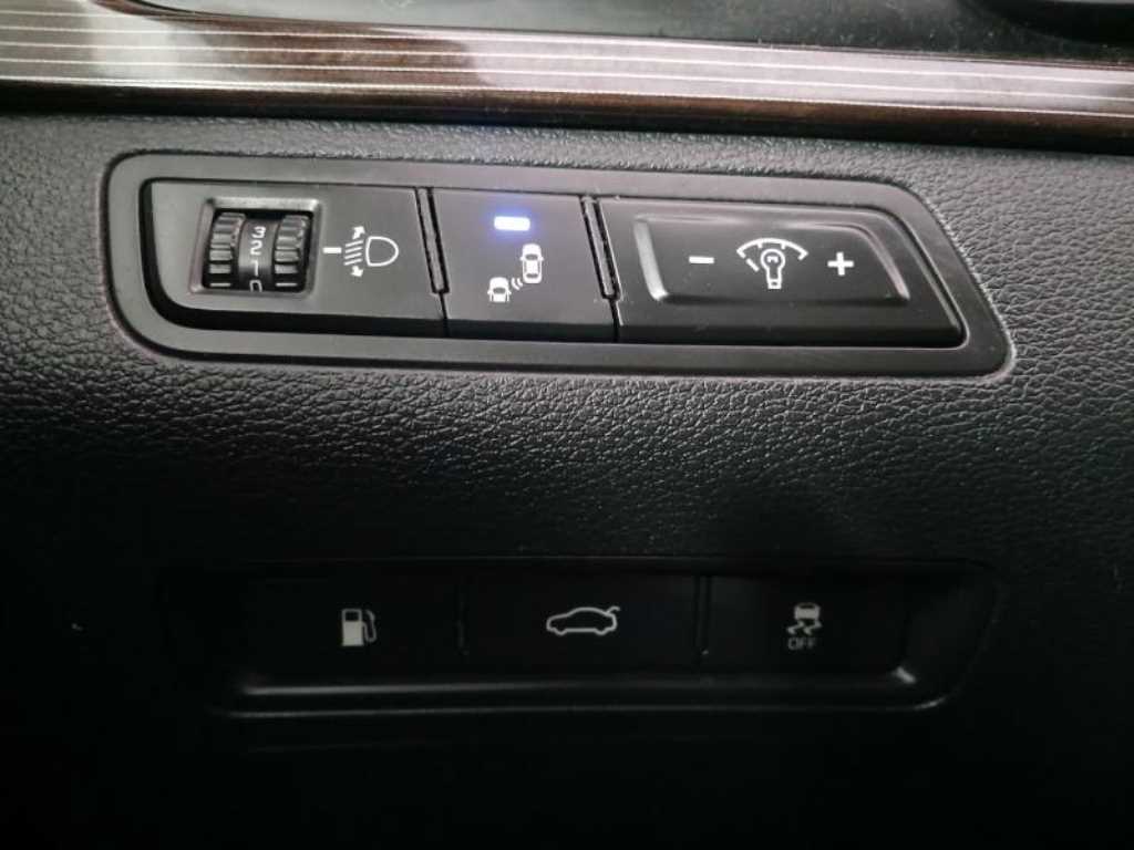 HYUNDAI Sonata - Vista 10