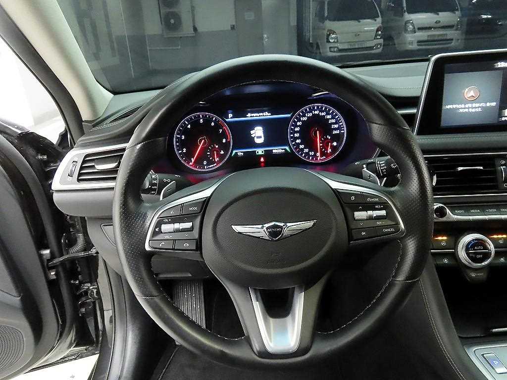 Genesis G70 - Vista 8