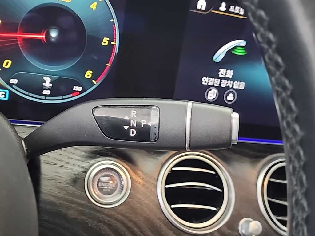 Mercedes Benz E class - Vista 8