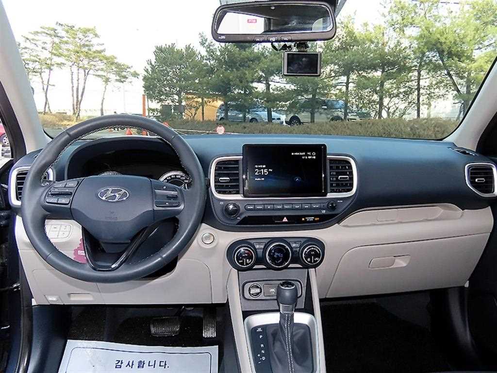 HYUNDAI Venue - Vista 7