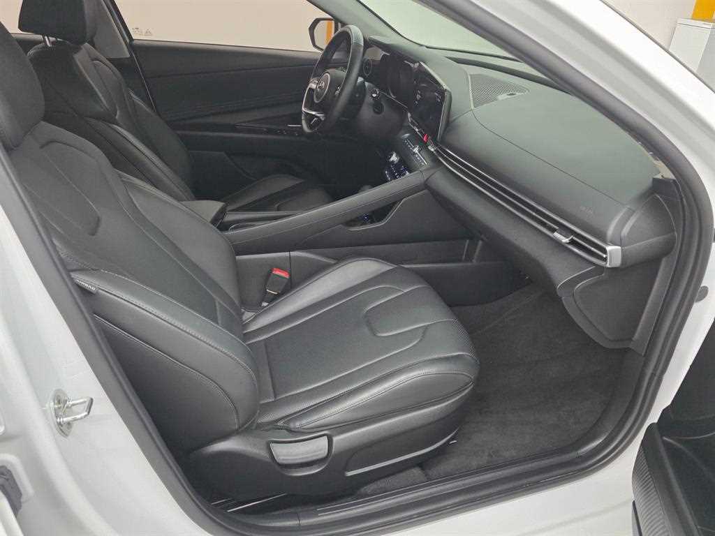 HYUNDAI Avante - Vista 8