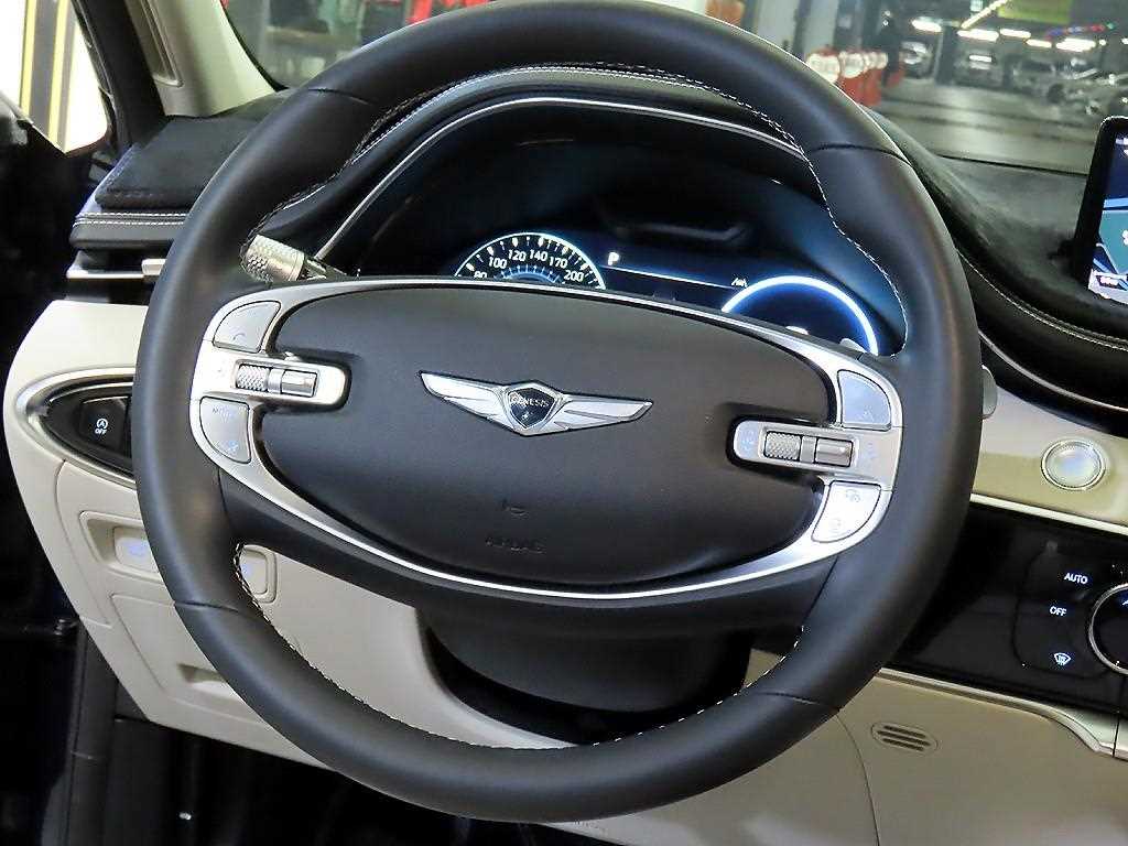 Genesis GV70 - Vista 8
