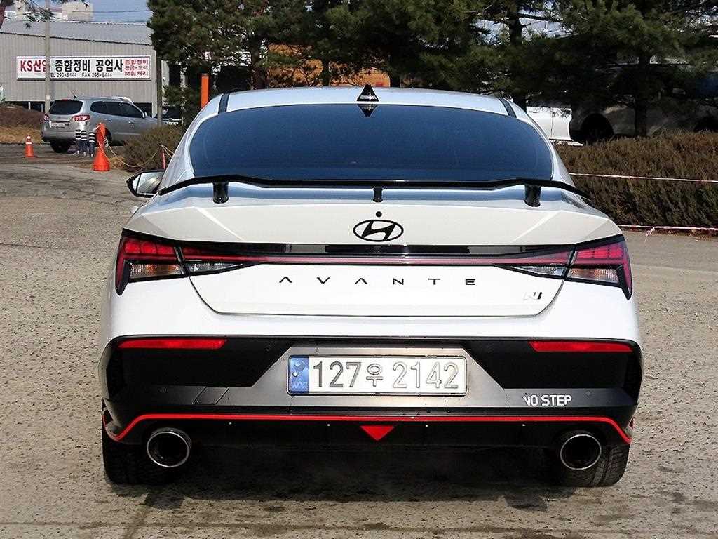 HYUNDAI Avante - Vista 4