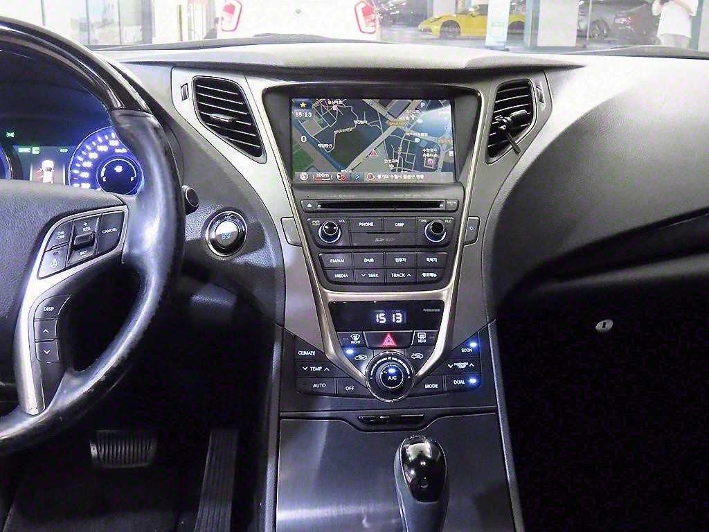 HYUNDAI Grandeur - Vista 11