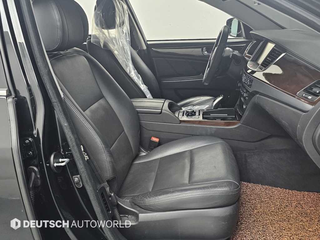 HYUNDAI Equus - Vista 10