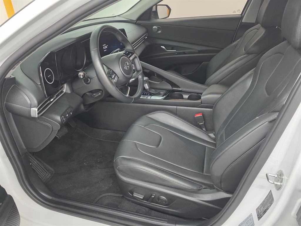 HYUNDAI Avante - Vista 6