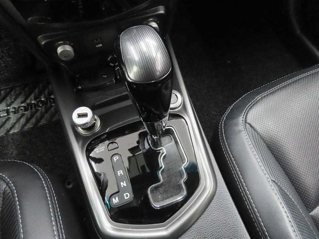 Ssangyong Tivoli 2017 Blanco - Importación desde Corea - HF Imports Iquique - Foto 13